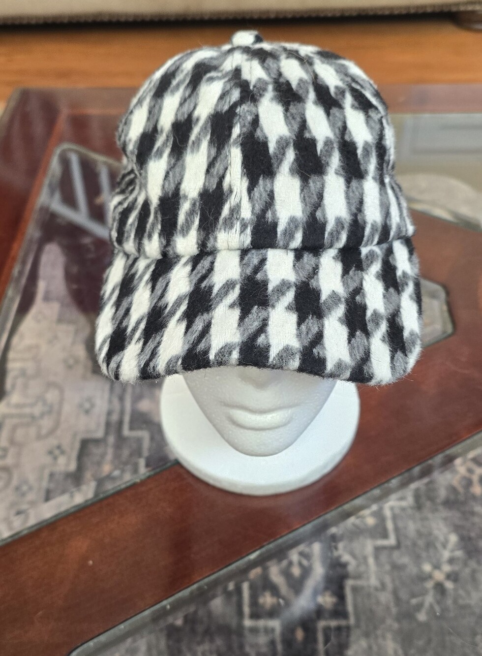Forever 21 Black & White Houndstooth Baseball Cap - Picture 5 of 8